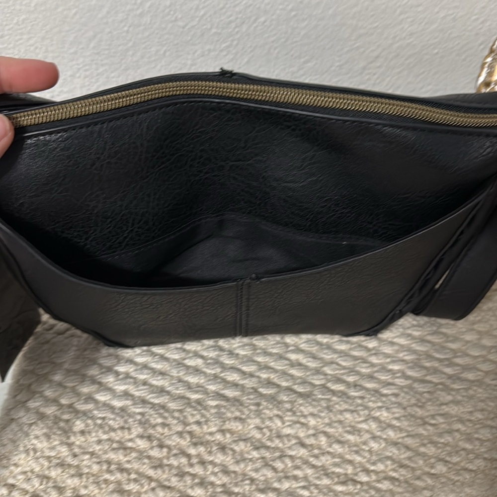 Stylish Black Shoulder Bag - Picture 8 of 10